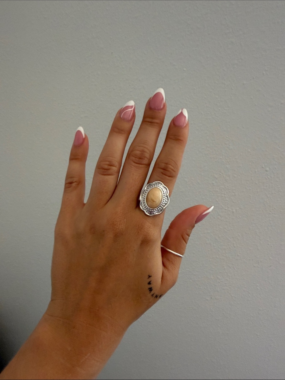 Vintage Avon Size 7 Peach color Floral Shape Oval Silver Tone Cocktail Ring